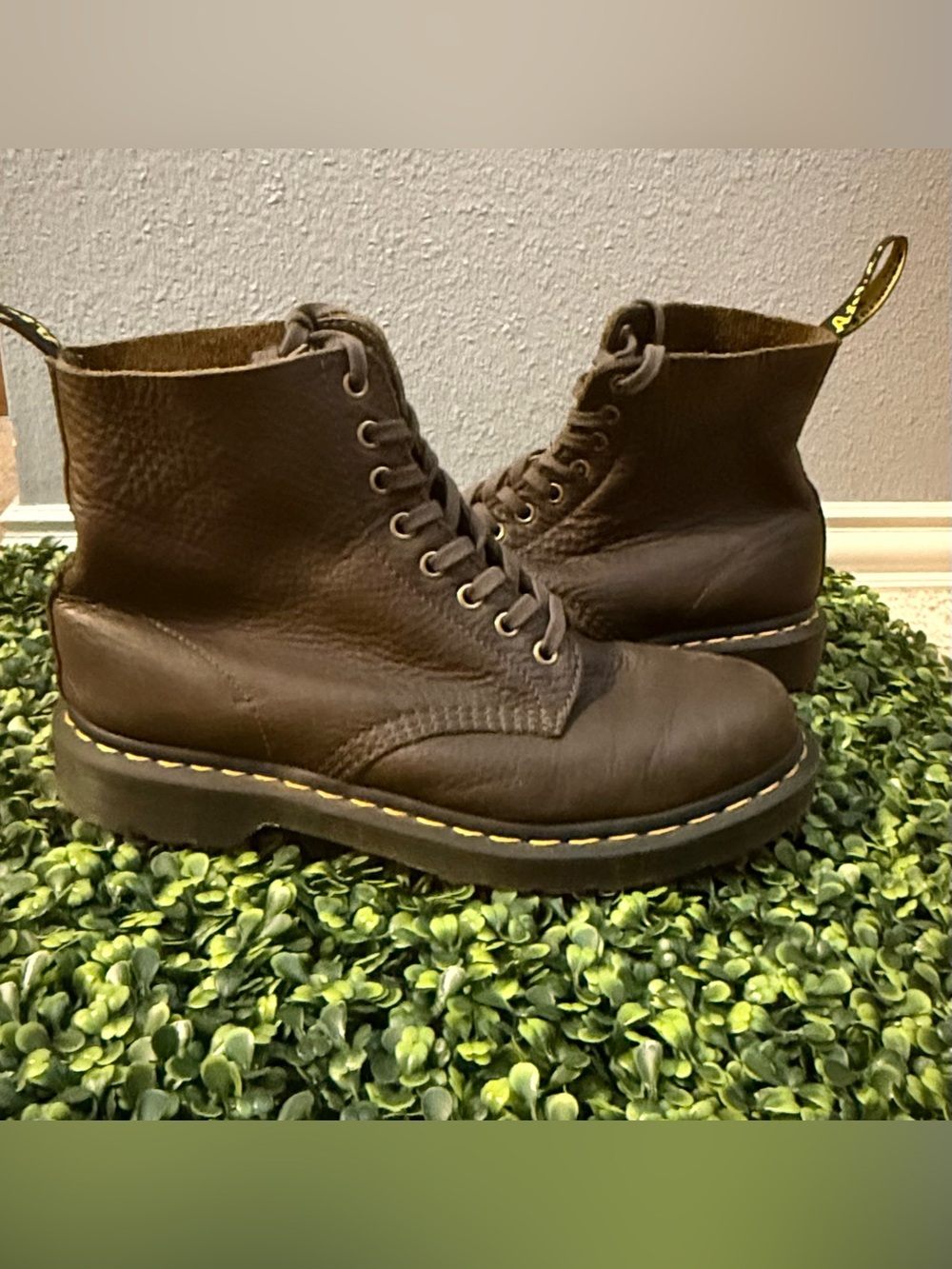 Dr. Martens Brown Oiled Leather Lace-Up Combat Boots EU 41 M 8/ L 9